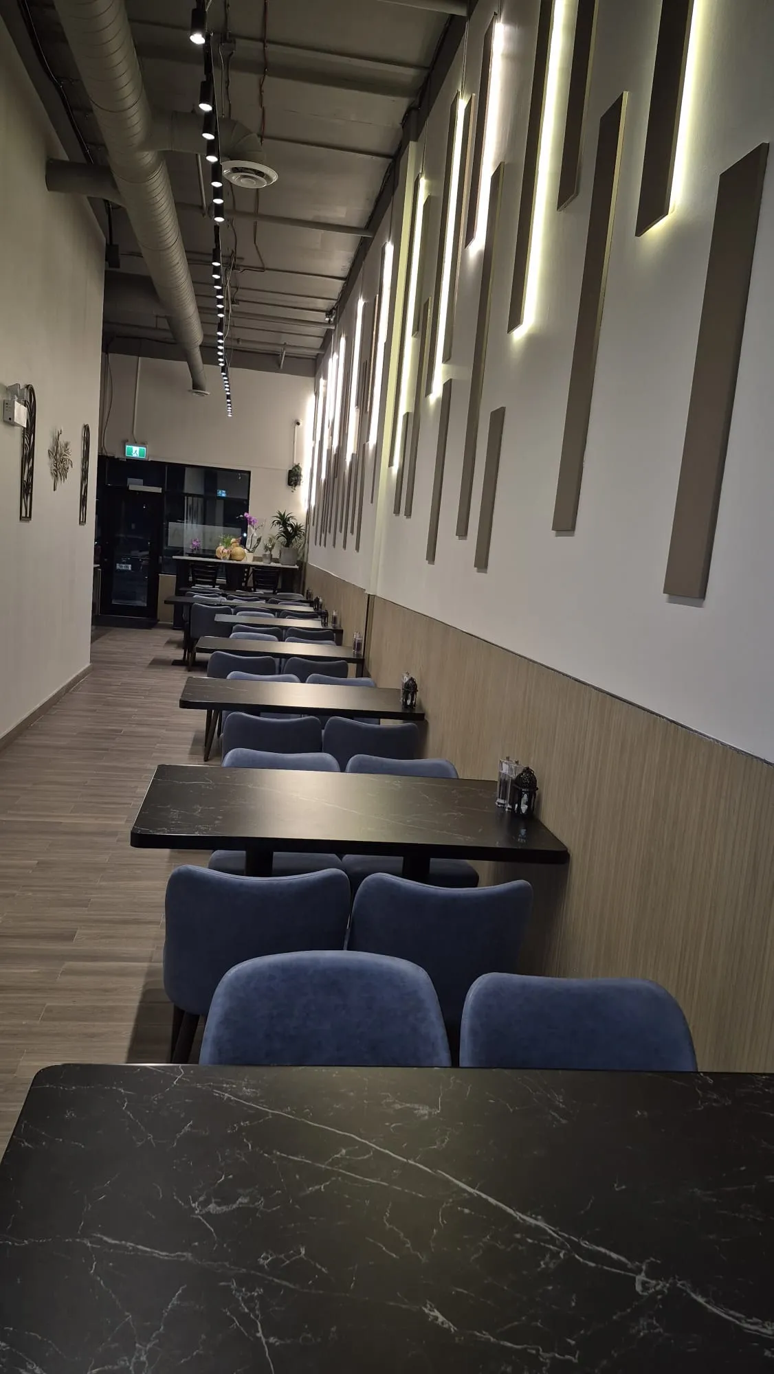 Tiara restaurant ambiance render